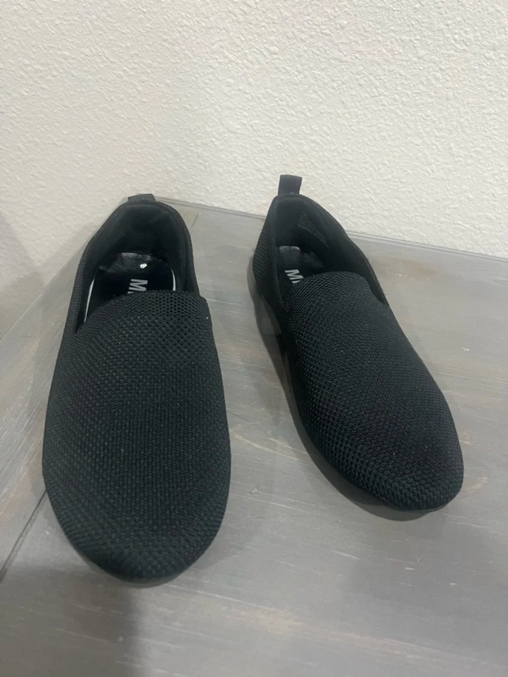 MIA sleek black